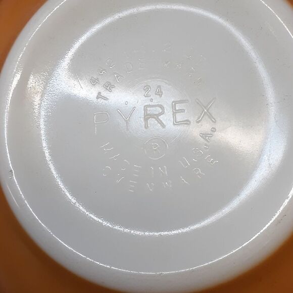 Vintage Pyrex Cinderella Mixing Nesting Bowl #442 Old Orchard Pattern 1.5QT - Picture 4 of 9